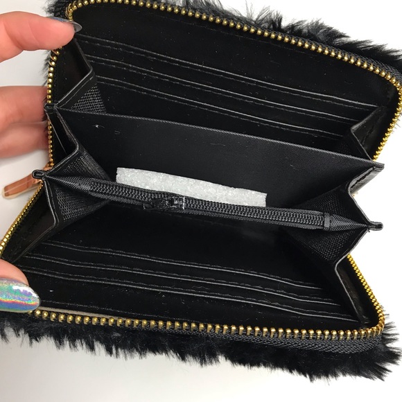 BLACK FAUX FUR MINI WALLET - Picture 4 of 4